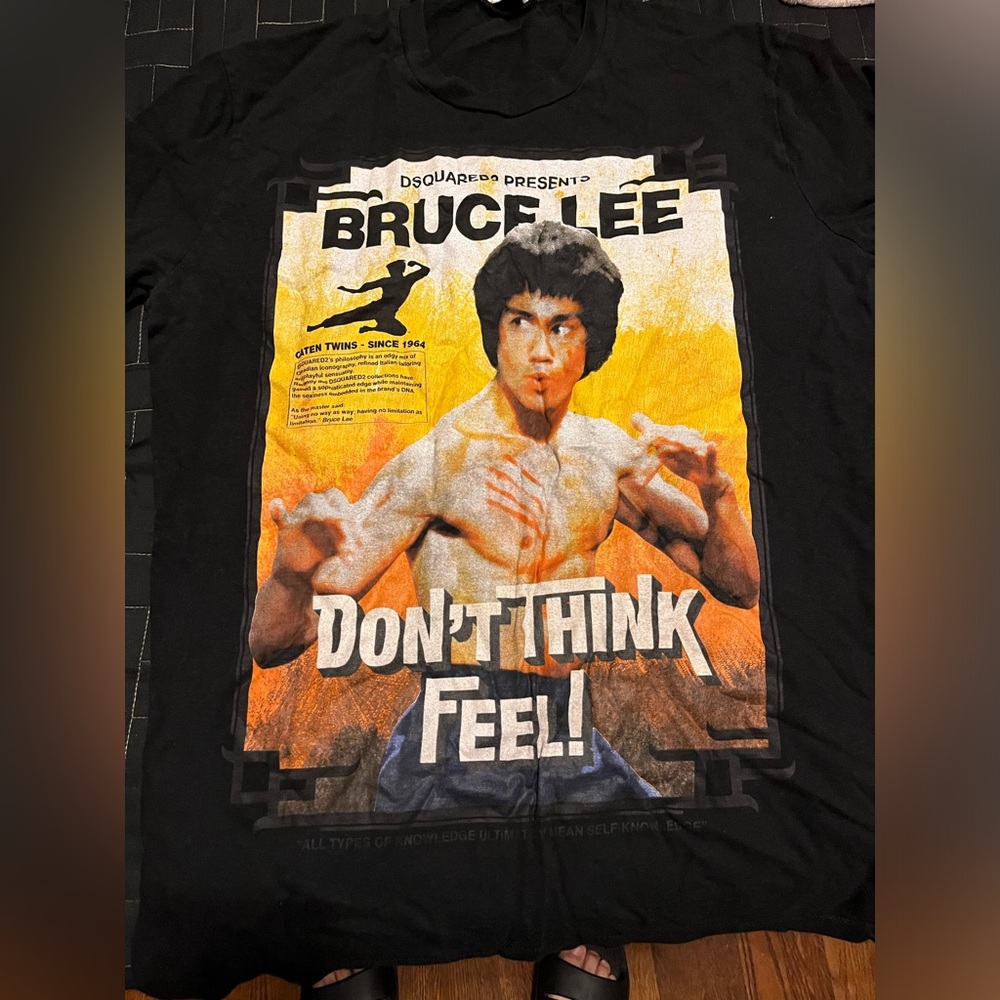 MENS DSQUARED2 BRUCE LEE T SHIRT SIZE MEDIUM (USED CONDITION)
